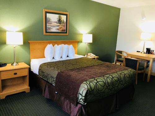 Baymont by Wyndham Robinson in Robinson, USA