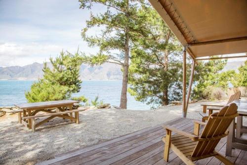 เดอะ แคมป์ - เลค ฮาวีอา (The Camp - Lake Hawea) in วานาก้า