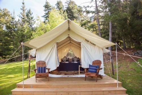 เดอะ แคมป์ - เลค ฮาวีอา (The Camp - Lake Hawea) in วานาก้า