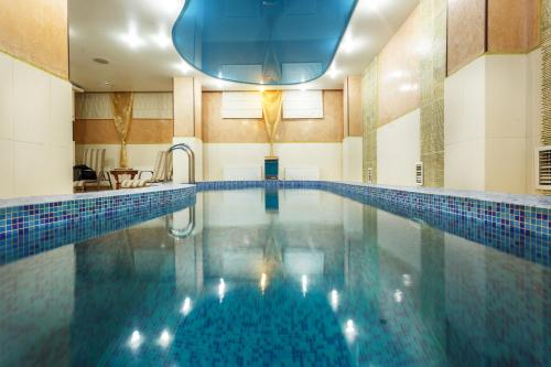 Swimmingpool, Hotel Victoria in Kharkiv