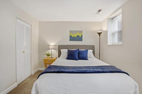 Vogue Apartment next to ForestPark/WashU/BJC in Maryland Heights, USA