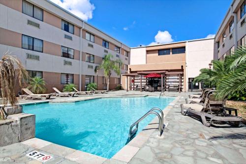 Ramada by Wyndham Houston Intercontinental Airport South