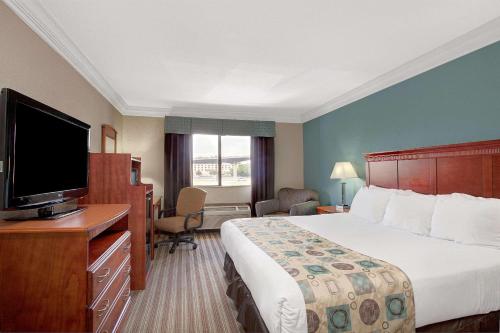 Ramada by Wyndham Houston Intercontinental Airport South