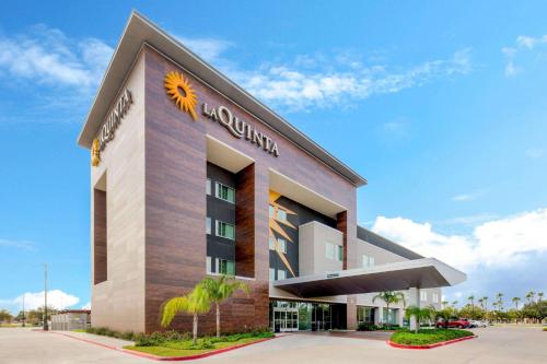 La Quinta Inn & Suites by Wyndham McAllen Convention Center