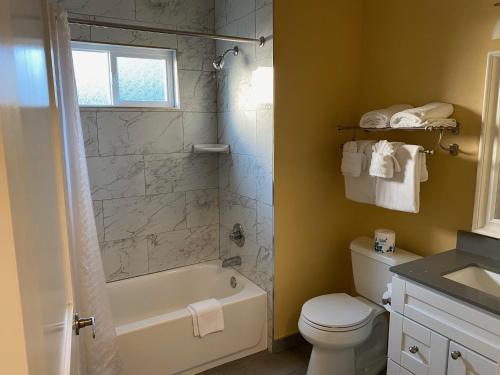 Sea Breeze Inn - Pacific Grove - main image