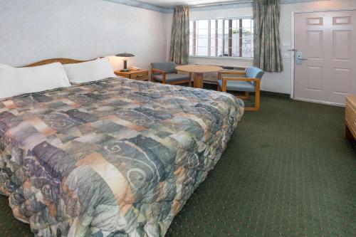 Days Inn by Wyndham Oroville - image 9