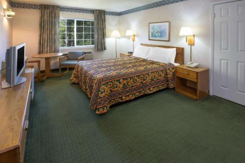 Days Inn by Wyndham Oroville - image 13