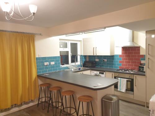 Be More Homely - Ell - An Entire North Birmingham stylish 3 Bedroom house x2 SKing Beds FREE PARKING & WIFI