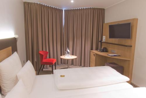 Astor & Aparthotel - image 3