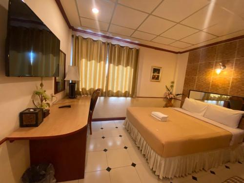 room detail thumbnail 1