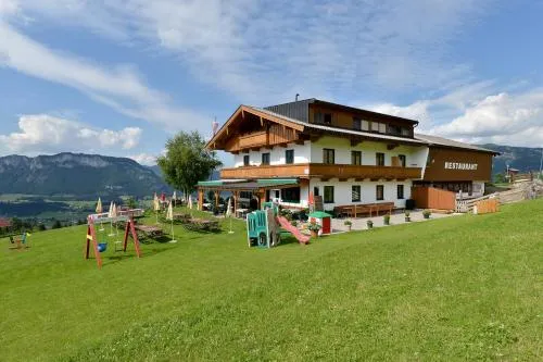 Alpengasthof Hirschberg in Sankt Johann in Tirol, Österreich