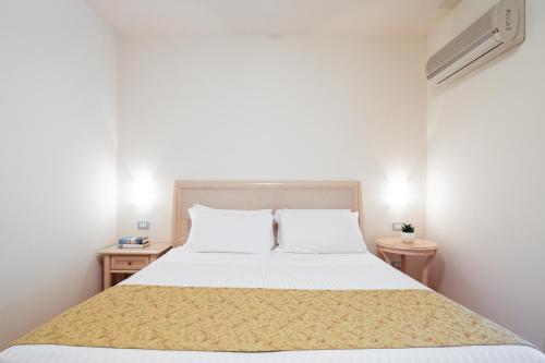 Domina Borgo degli Ulivi - Garda Lake Stop at Domina Borgo degli Ulivi - Garda Lake to discover the wonders of Gardone Riviera. The property features a wide range of facilities to make your stay a pleasant experience. All the necessary fa