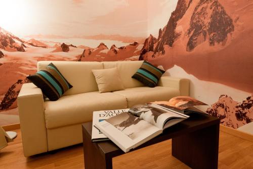 HB Aosta Hotel - image 12