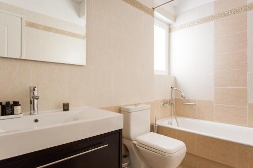 Superb & Comfy 2BD Apartment in Marousi by UPSTREET - image 6