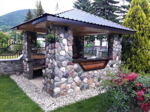 Stone Lodge 2 - image 5