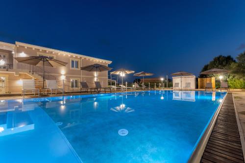 Úszómedence, Tramonto Ibleo Resort in Gallina