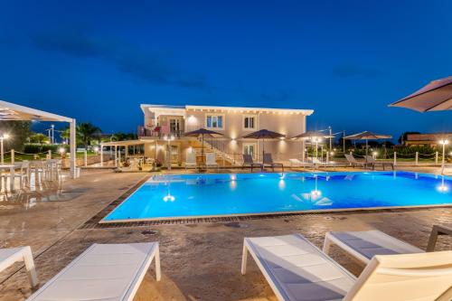 Úszómedence, Tramonto Ibleo Resort in Gallina