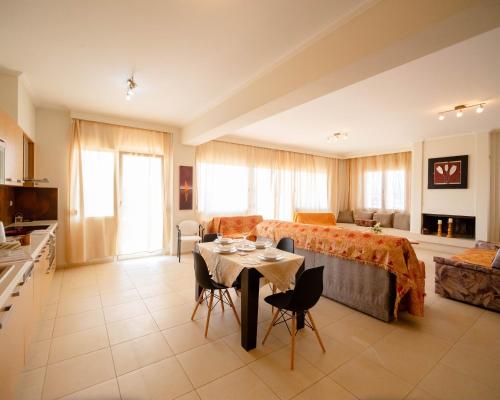 Egglezos House by TravelPro Services Nea Moudania Halkidiki - image 3