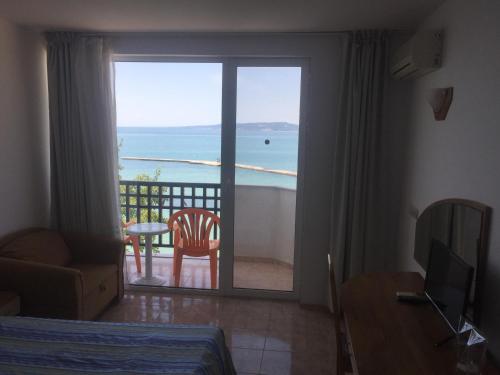 Hotel Oasis - Beach Access 3