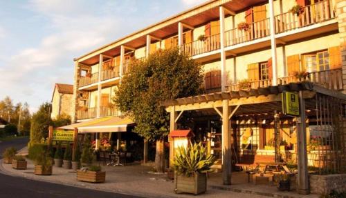 Hotel La Clairiere The 2-star Hôtel La Clairière offers comfort and convenience whether youre on business or holiday in Saint-Bonnet-Le-Chastel. The hotel offers guests a range of services and amenities designed to p