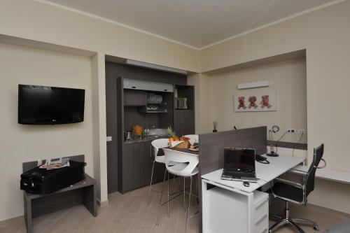 CHC Business Residence - image 3