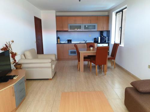 Etara 1 Apartment Complex - image 5