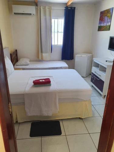 1 double bed, 1 twin bed