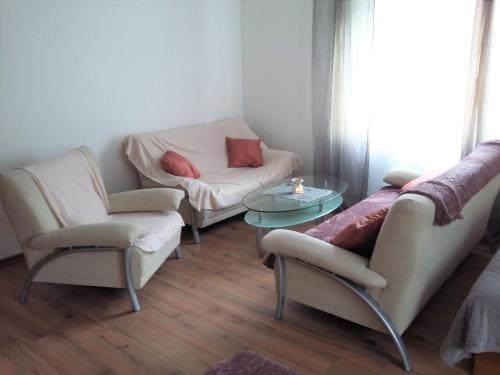 4 twin beds