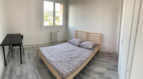 Guestroom, Boost Your Immo 203 C4 Marseille in La Panouse