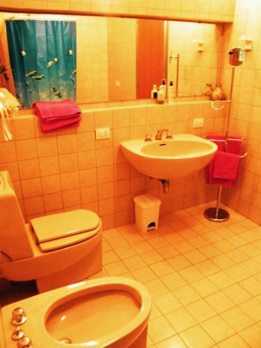Bathroom, Tarcisio B&B in Tavullia