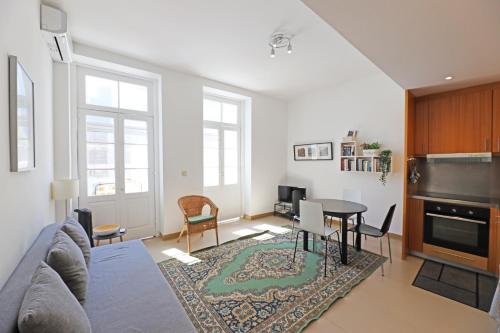 FLH Porto City Apartment with Balcony, Oporto