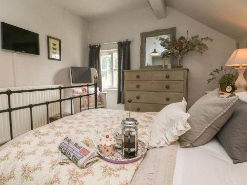 Grange Cottage Hope Valley - image 6