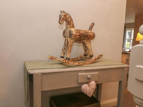 Grange Cottage Hope Valley - image 3