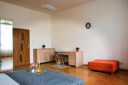 Apartament Pomarańczowy Narutowicza 11 3
