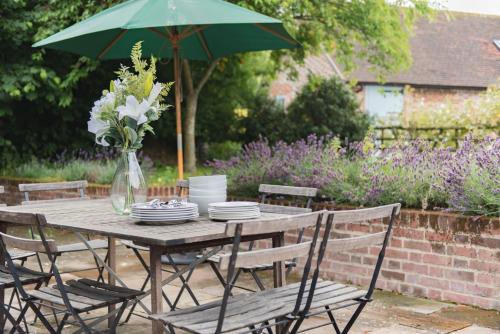 Viesnīcas āriene, Great Higham Oast and Cottages by Bloom Stays in Milstead