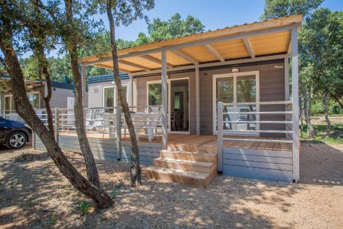 2 bedrooms, 4 beds