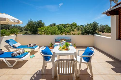 Balcony/terrace, Apartamentos Casa Brito, Boliqueime by AlgarveBlossom in Boliqueime
