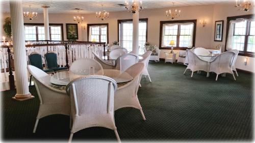 餐飲選擇, Inn at Amish Door in 坎頓市中心