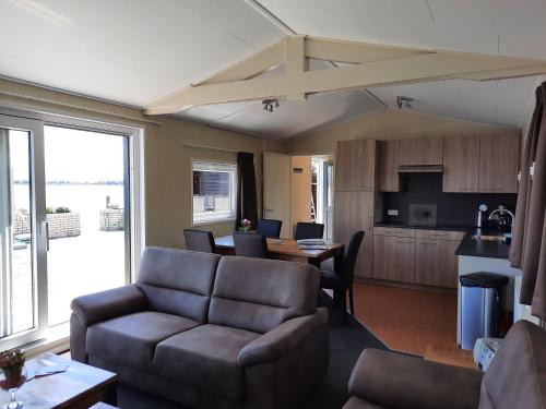  ´t Stekkie Woonboot Vinkeveense Plassen in Vinkeveen