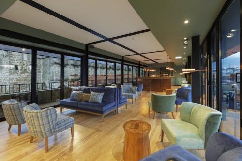 Essen und Erfrischungen, Neya Porto Hotel near Nationalmuseum Soares Dos Reis