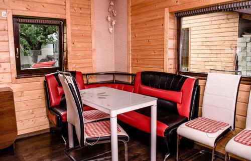 Файна Хижа (Фаина Хижа) in 米茲希利亞