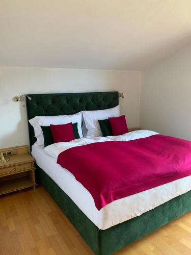 2 king beds, 1 sofa bed
