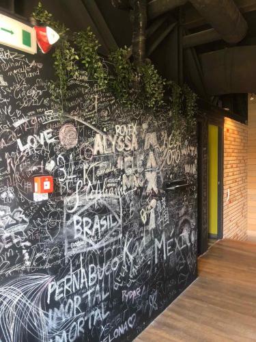 Iconic Athens Hostel - image 9
