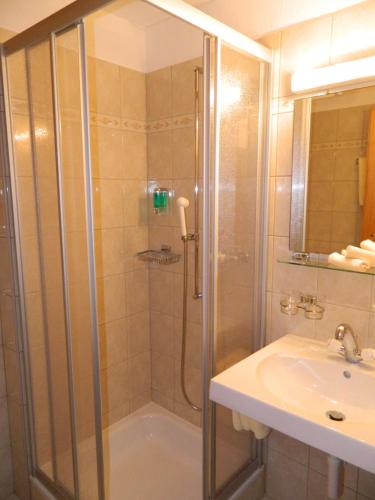 ห้องน้ำ, Hotel Preda Kulm in แบร์กึน