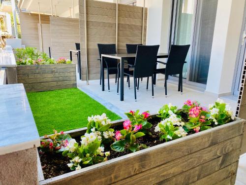  Mila Studios in 63085 Polychrono