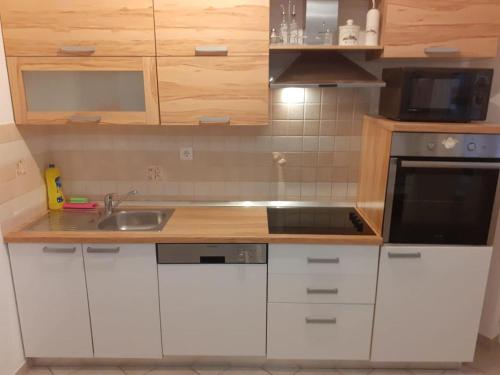 Apartments with a parking space Vodice - 13973