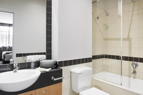 One Bedroom Apartment image 3