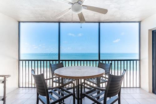Reflections Gulf Front Condo With Ocean Views in Clearwater Beach, USA
