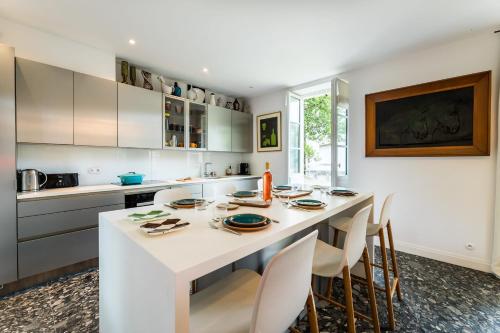 LES ECURIES KEYWEEK villa with swimming pool in wooded park Biarritz - image 5
