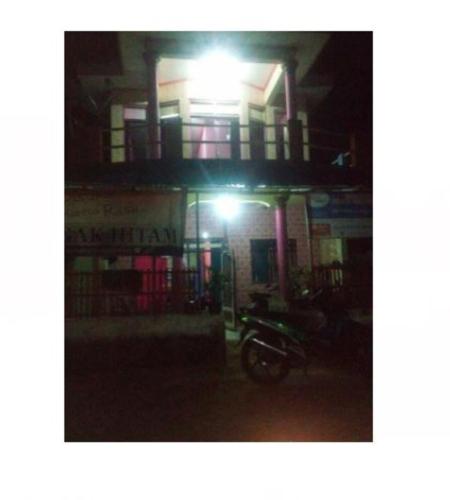 Herry Panggang Homestay and Transport Service